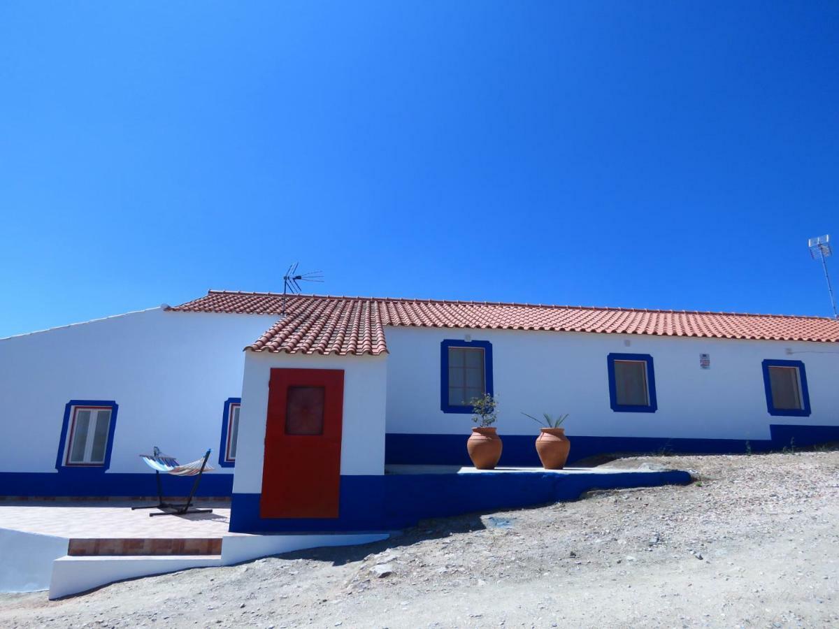 Vale Do Boto-Quinta Com 3 Casas Villa Кастро Марим Екстериор снимка